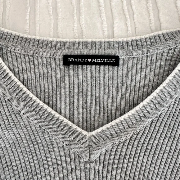Brandy Melville Gray Ribbed Long Sleeve Top - Picture 3 of 5